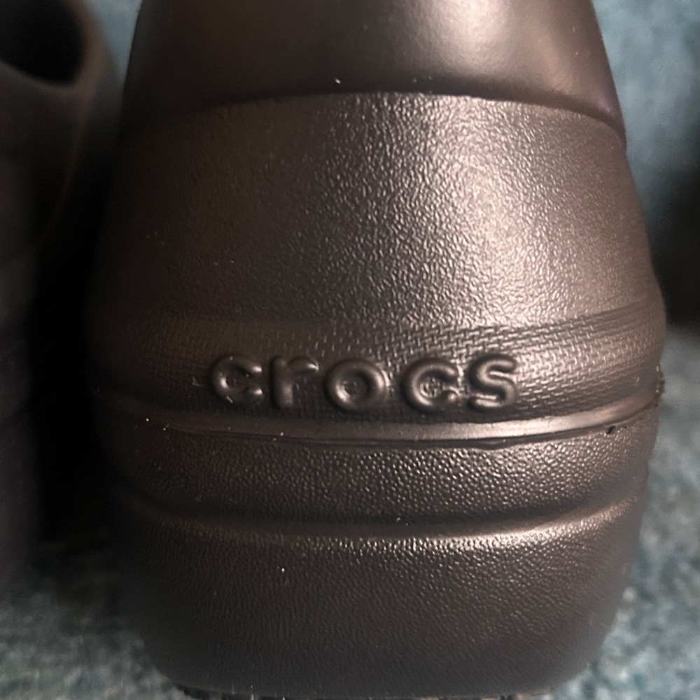 CROCS Black Women's Shoes - Picture 2 of 5